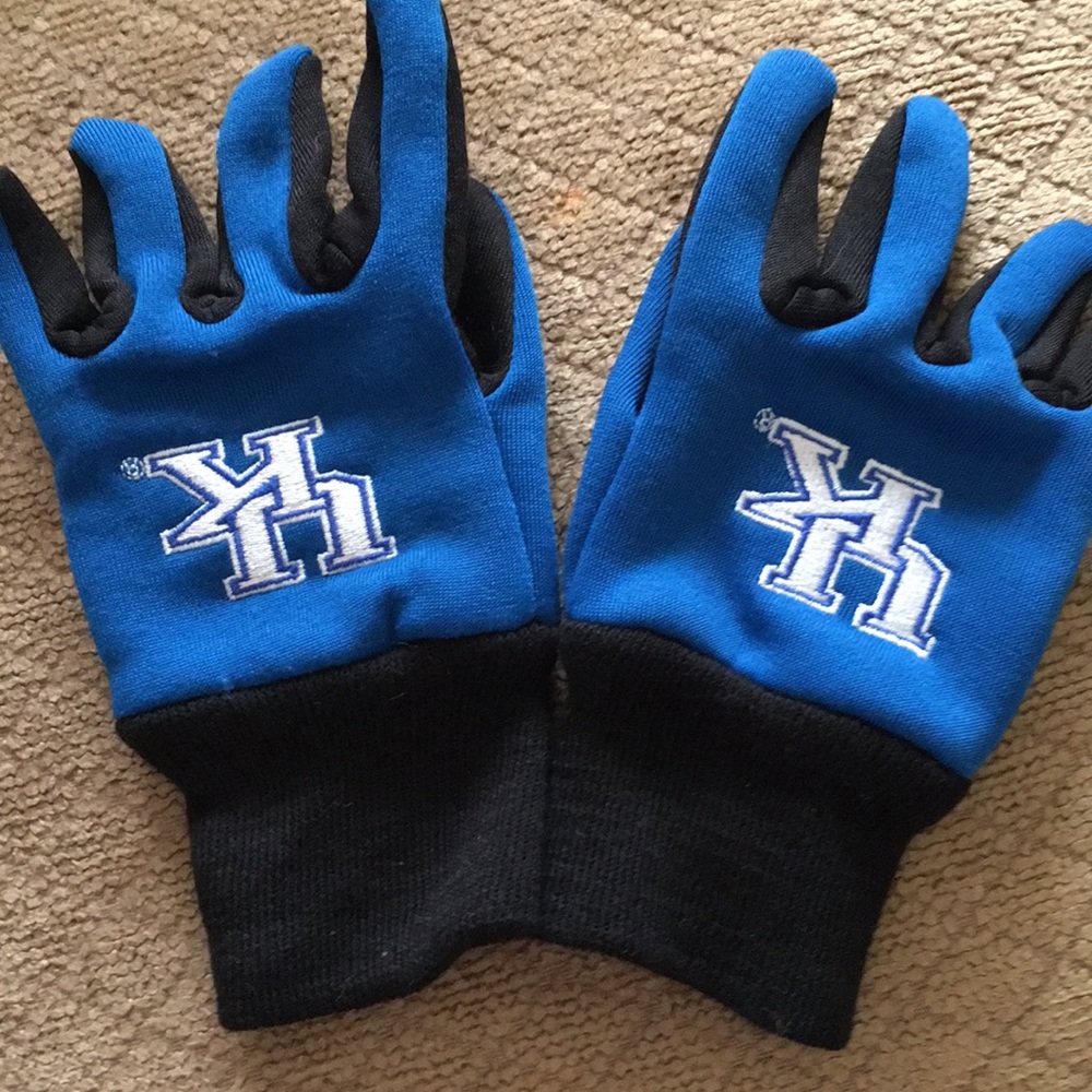 ❤️ 5 for $20 ❤️ Kentucky Wildcats gloves